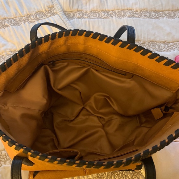 Purse - Picture 2 of 2